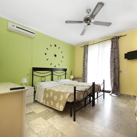 Hotel Olympic Kosher Holidays Sirmione Exterior foto