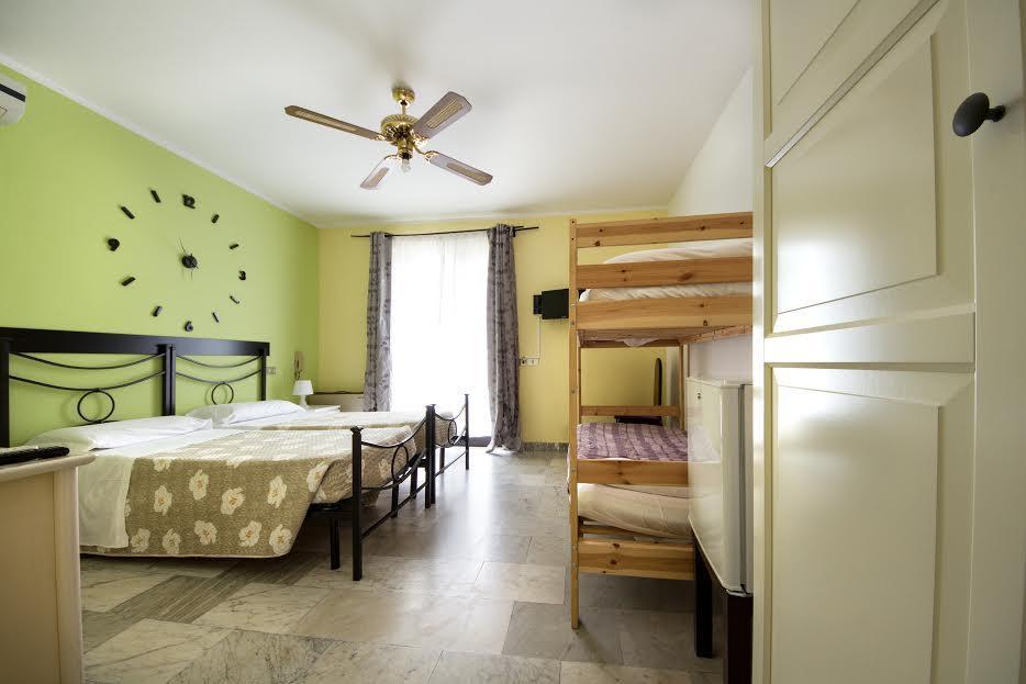 Hotel Olympic Kosher Holidays Sirmione Exterior foto