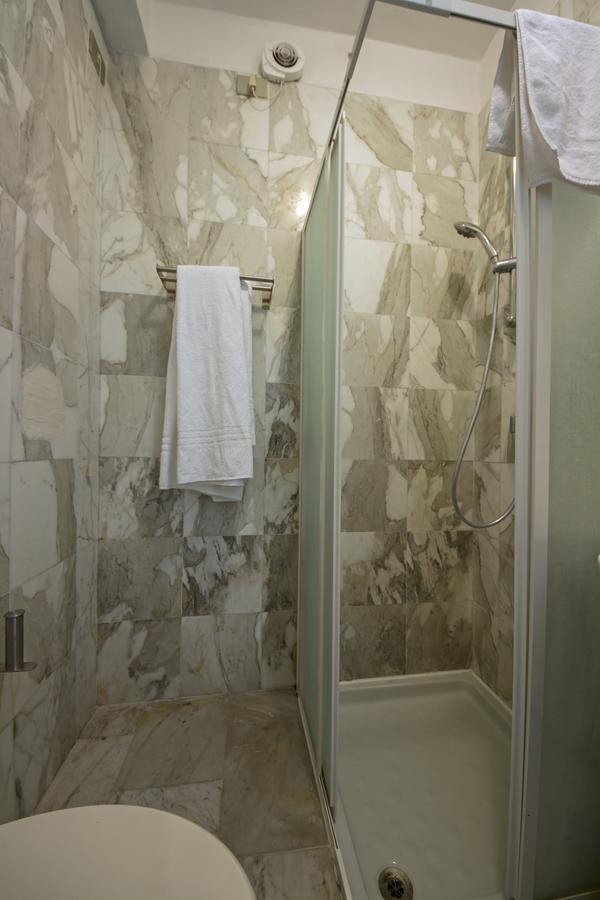 Hotel Olympic Kosher Holidays Sirmione Exterior foto