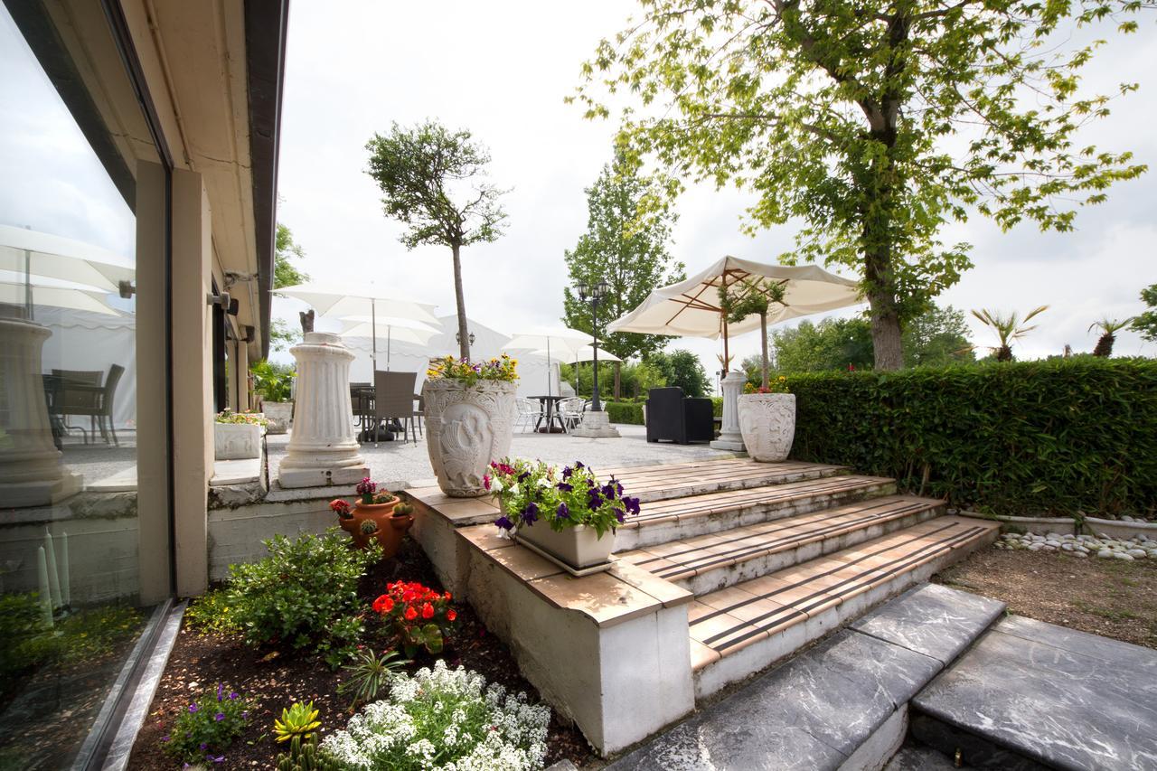 Hotel Olympic Kosher Holidays Sirmione Exterior foto